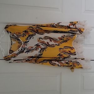 Women's V-neck tank lace scarf hem Size L